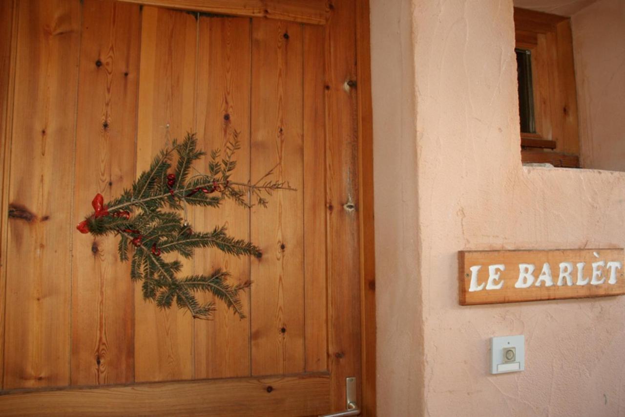 Le Barlet23 Pers Hameau Des Chazals Nevache Hautes Alpes Bagian luar foto
