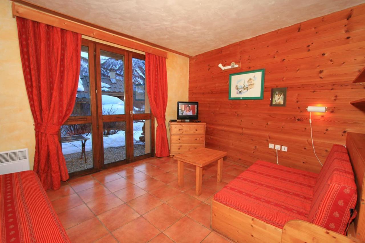 Le Barlet23 Pers Hameau Des Chazals Nevache Hautes Alpes Bagian luar foto