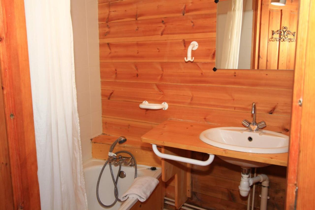 Le Barlet23 Pers Hameau Des Chazals Nevache Hautes Alpes Bagian luar foto
